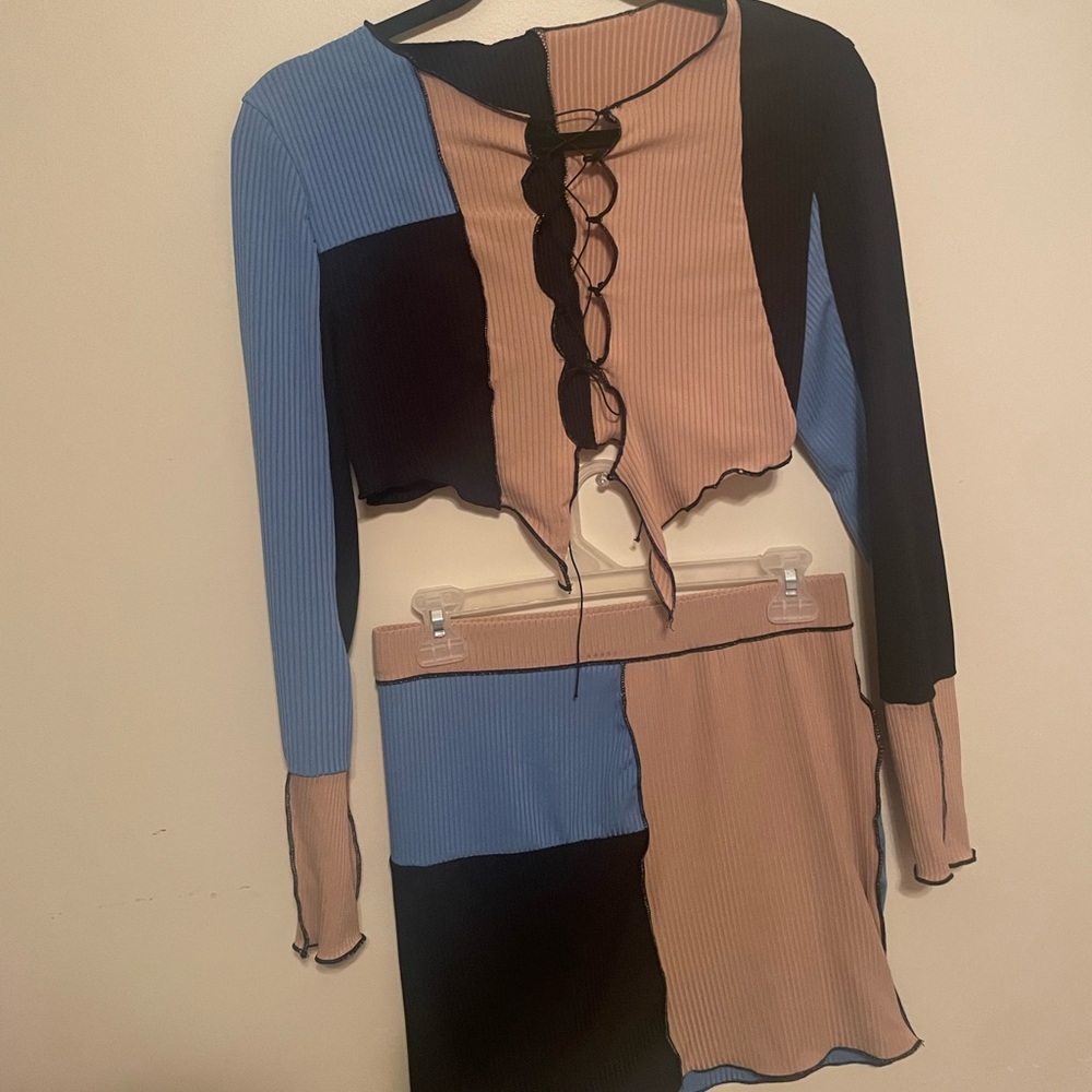 CLOTHES FOR SALE - Picture 5 of 16